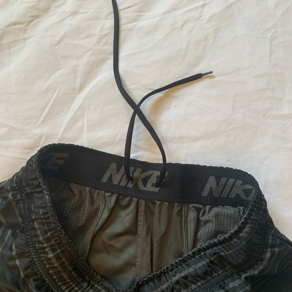 Nike athletic shorts - Picture 4 of 4